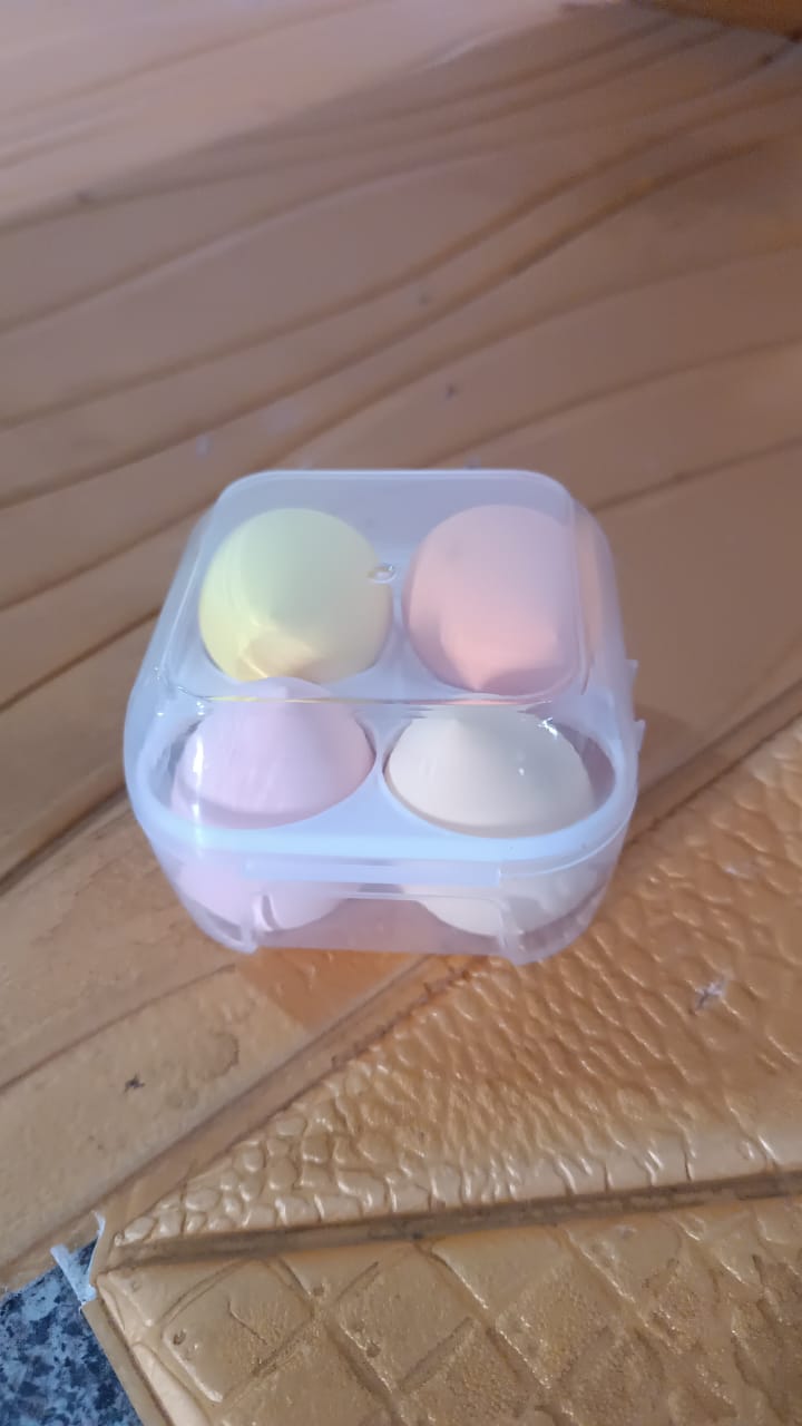 Makeup Sponges Set, Perfect for Liquid, Cream, and Powder (4 Pcs Set With Case) Makeup Sponges Set, Perfect for Liquid, Cream, and Powder (4 Pcs Set With Case)